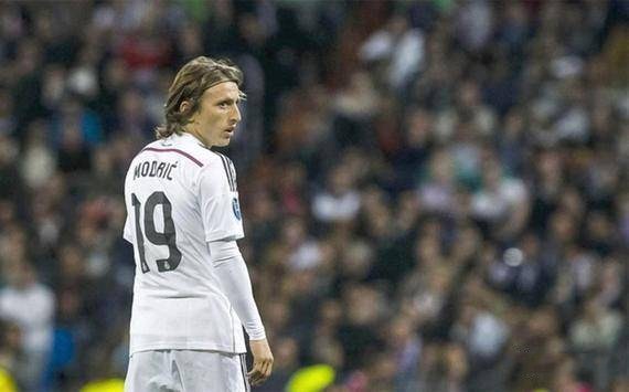 雄鹿遭双重打击！字母左脚扭伤也将缺战掘金 东部第五保不住了？